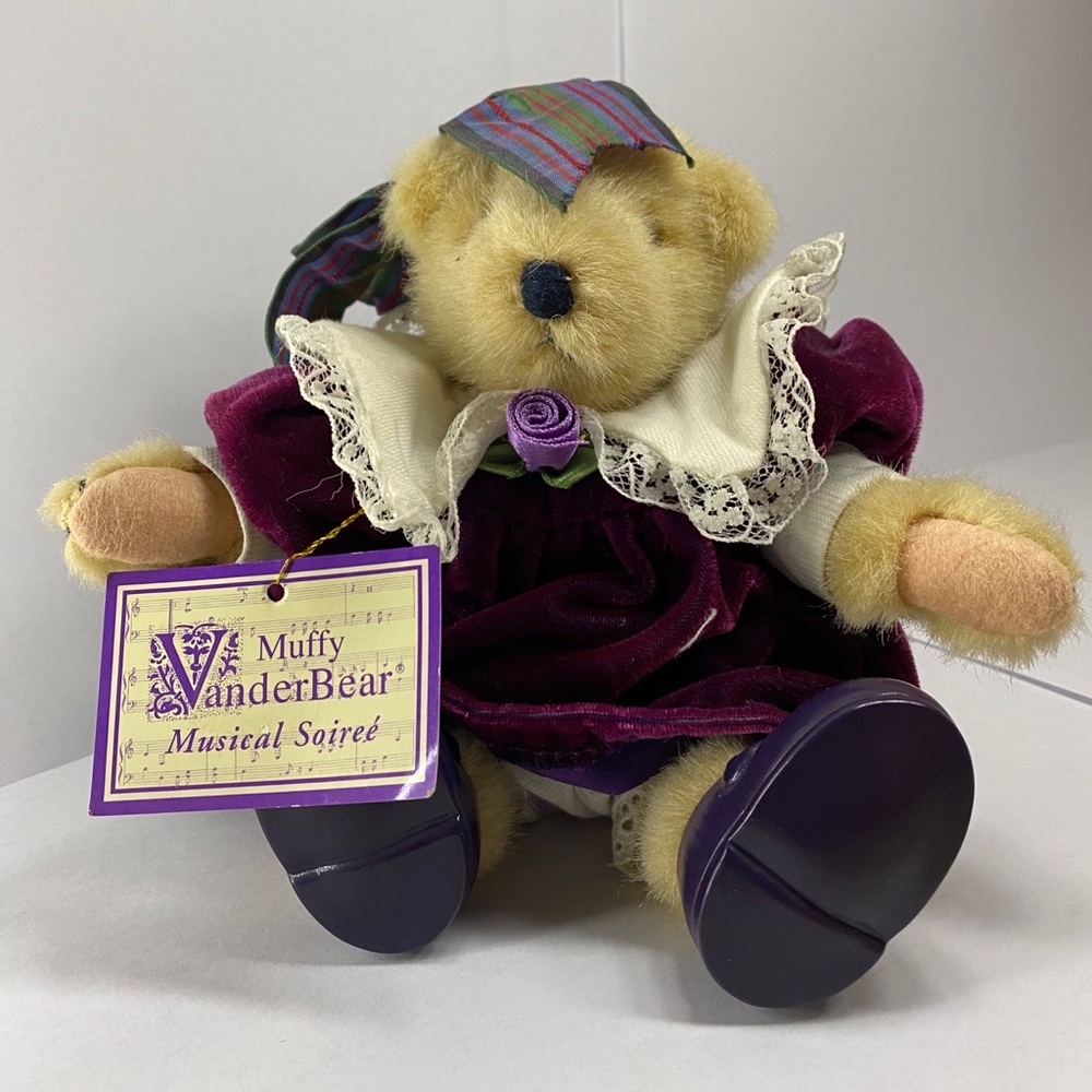 1990 Muffy Vanderbear “Musical Soireé”